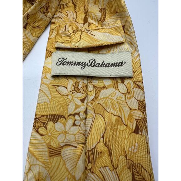TOMMY BAHAMA Mens Yellow Palm Tree Flower 100% Silk Tie Necktie - Picture 3 of 5